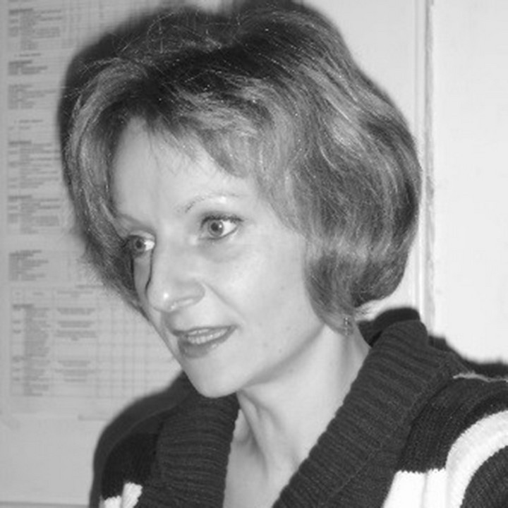 CZÉGÉNYI Dóra